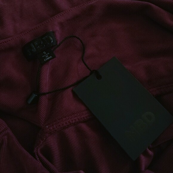 NWT NBD Sammy Asymmetric One Shoulder Long Sleeve Midi Dress Knit Burgundy Small - Picture 4 of 10